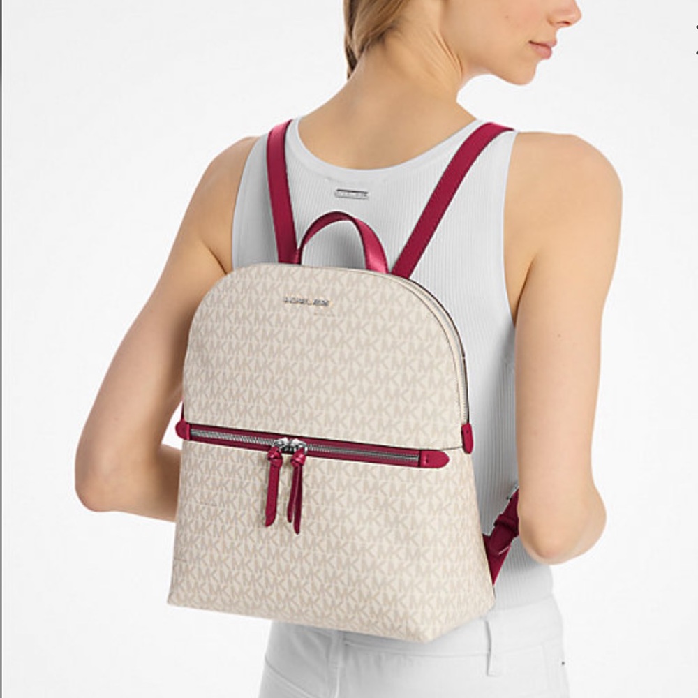 Michael Kors Dallas Medium Signature Logo
Backpack - Picture 4 of 4